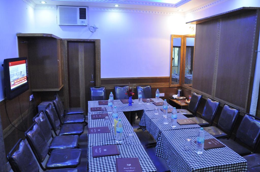 Hotel Heera Kolkata Ngoại thất bức ảnh