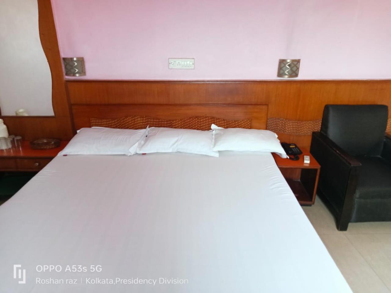 Hotel Heera Kolkata Ngoại thất bức ảnh