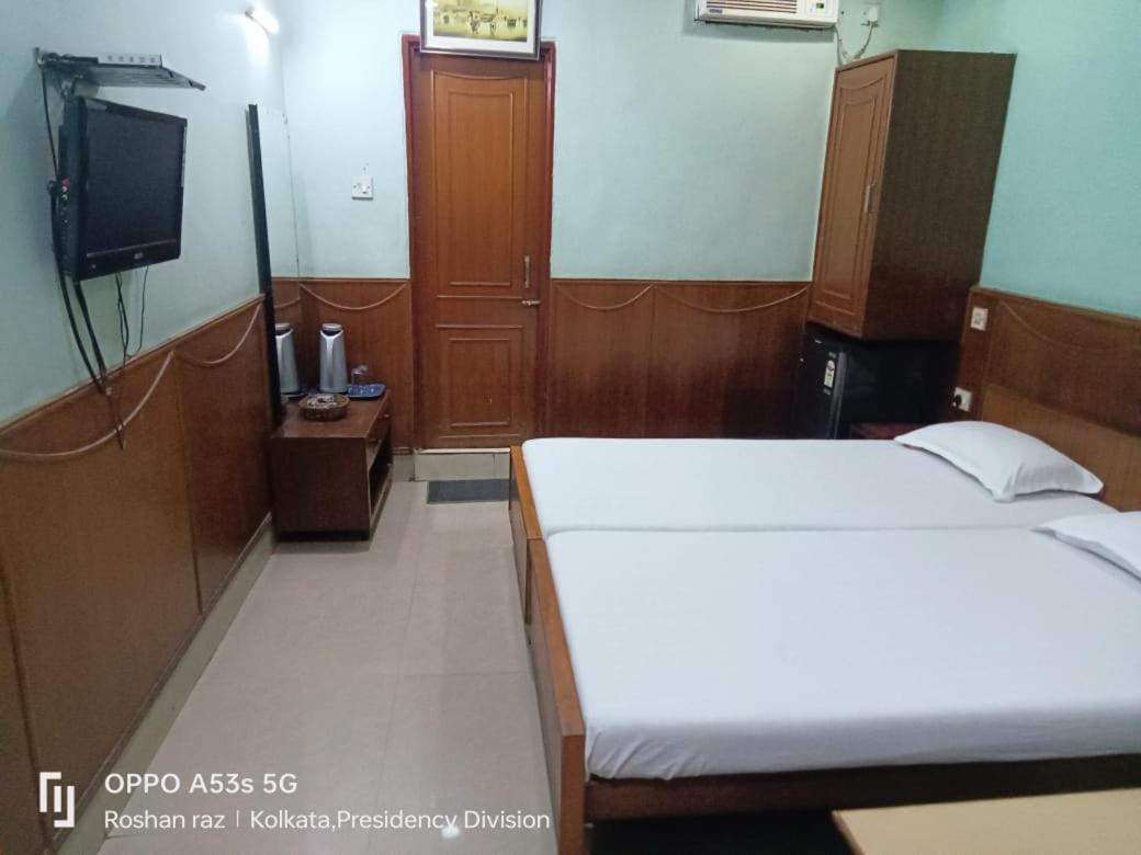 Hotel Heera Kolkata Ngoại thất bức ảnh