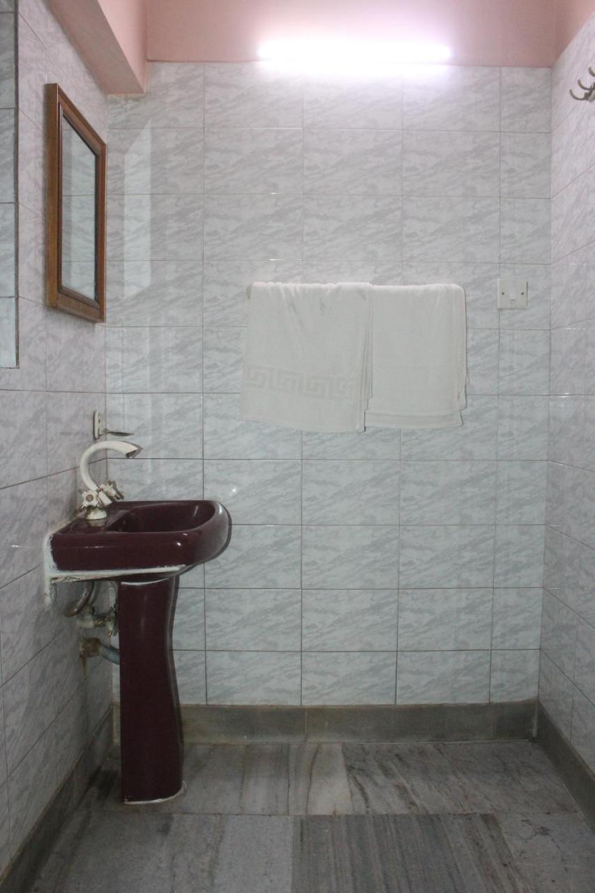 Hotel Heera Kolkata Ngoại thất bức ảnh
