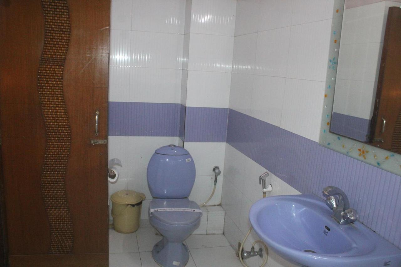 Hotel Heera Kolkata Ngoại thất bức ảnh