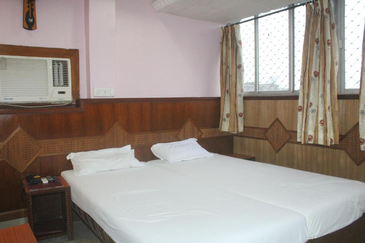 Hotel Heera Kolkata Ngoại thất bức ảnh
