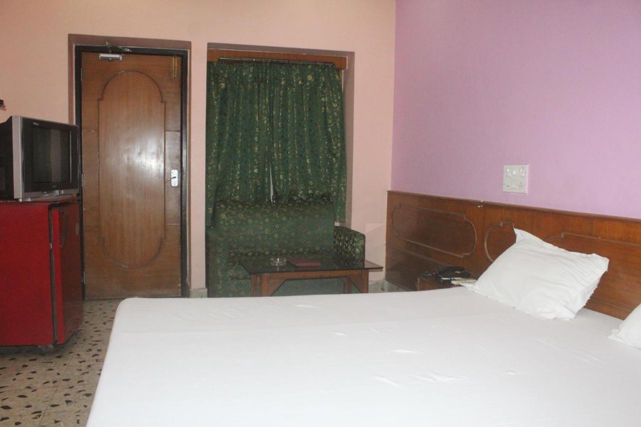 Hotel Heera Kolkata Ngoại thất bức ảnh